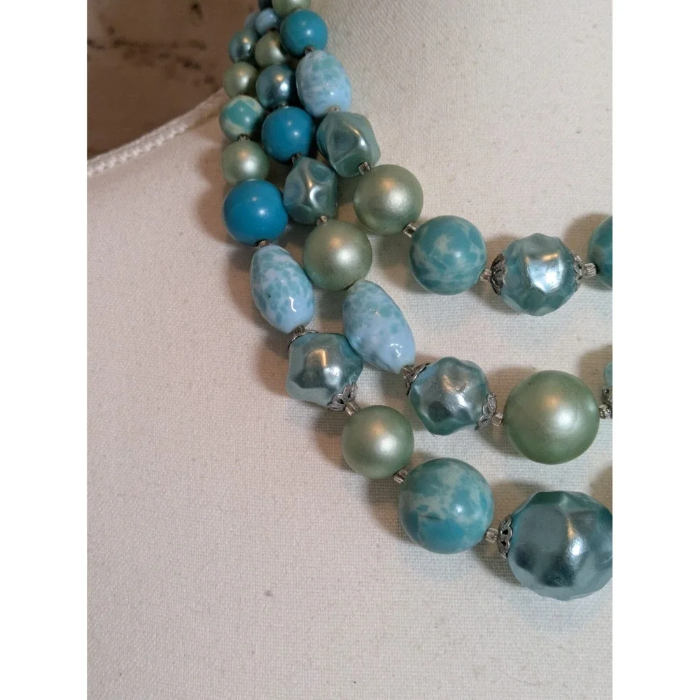 Vintage Japan Multi Strand Beaded Necklace In Faux Turquoise & Seafoam Green 14